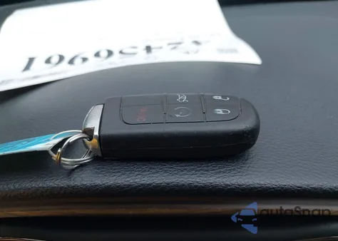 2015 Chrysler 200 C z USA, uszkodzony, nr VIN 1C3CCCEG0FN678419